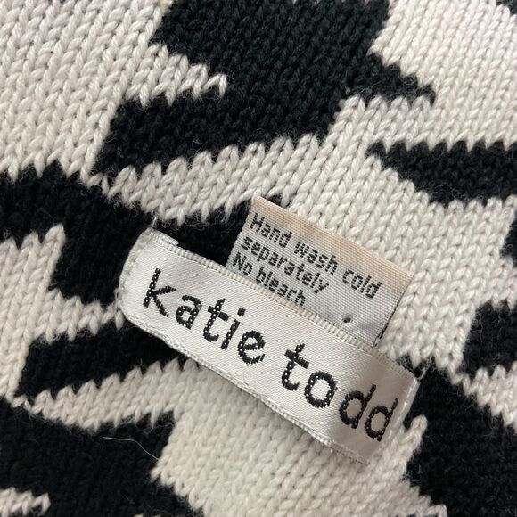 Katie Todd Knit shawl wrap Houndstooth large buttons 60”x15” - Picture 5 of 14